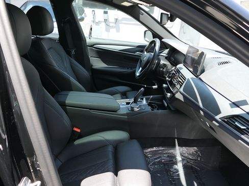 Used 2023 BMW 530i w/ Convenience Package RWD image 27