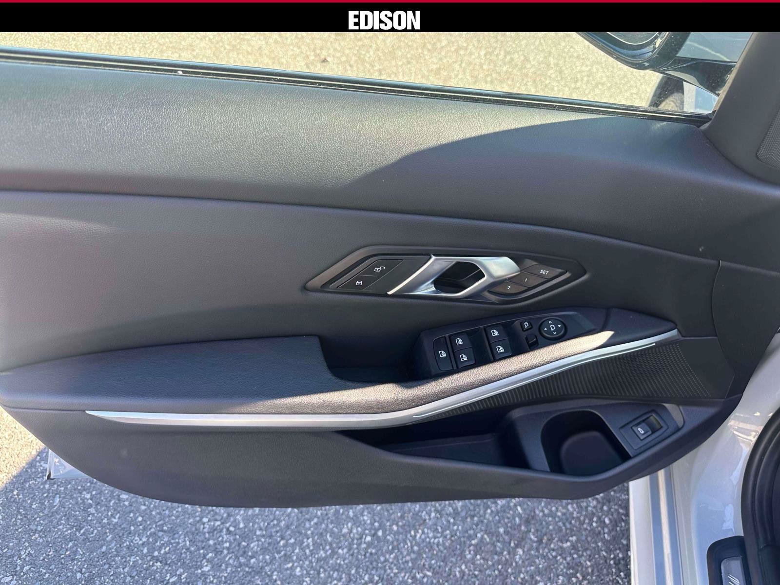 Used 2024 BMW 330i xDrive Sedan AWD/4WD image 15
