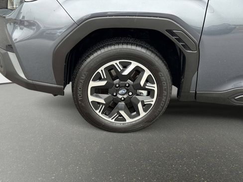 Used 2025 Subaru Forester Premium image 11