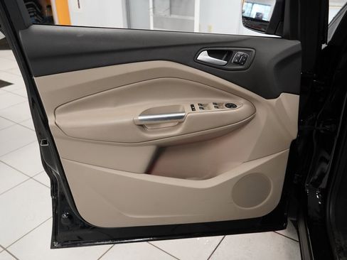 Used 2019 Ford Escape Titanium image 18