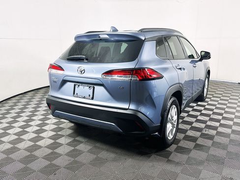 Used 2023 Toyota Corolla Cross LE FWD image 3