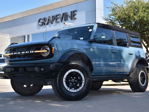 Certified 2023 Ford Bronco Outer Banks w/ Sasquatch Package AWD/4WD image 2
