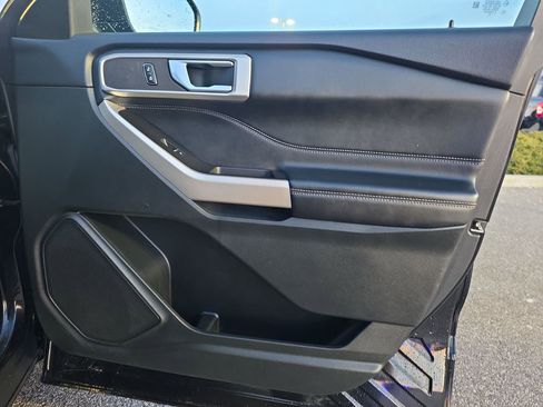 Used 2023 Ford Explorer XLT w/ Equipment Group 202A image 13