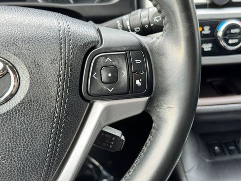 Used 2015 Toyota Highlander XLE image 30