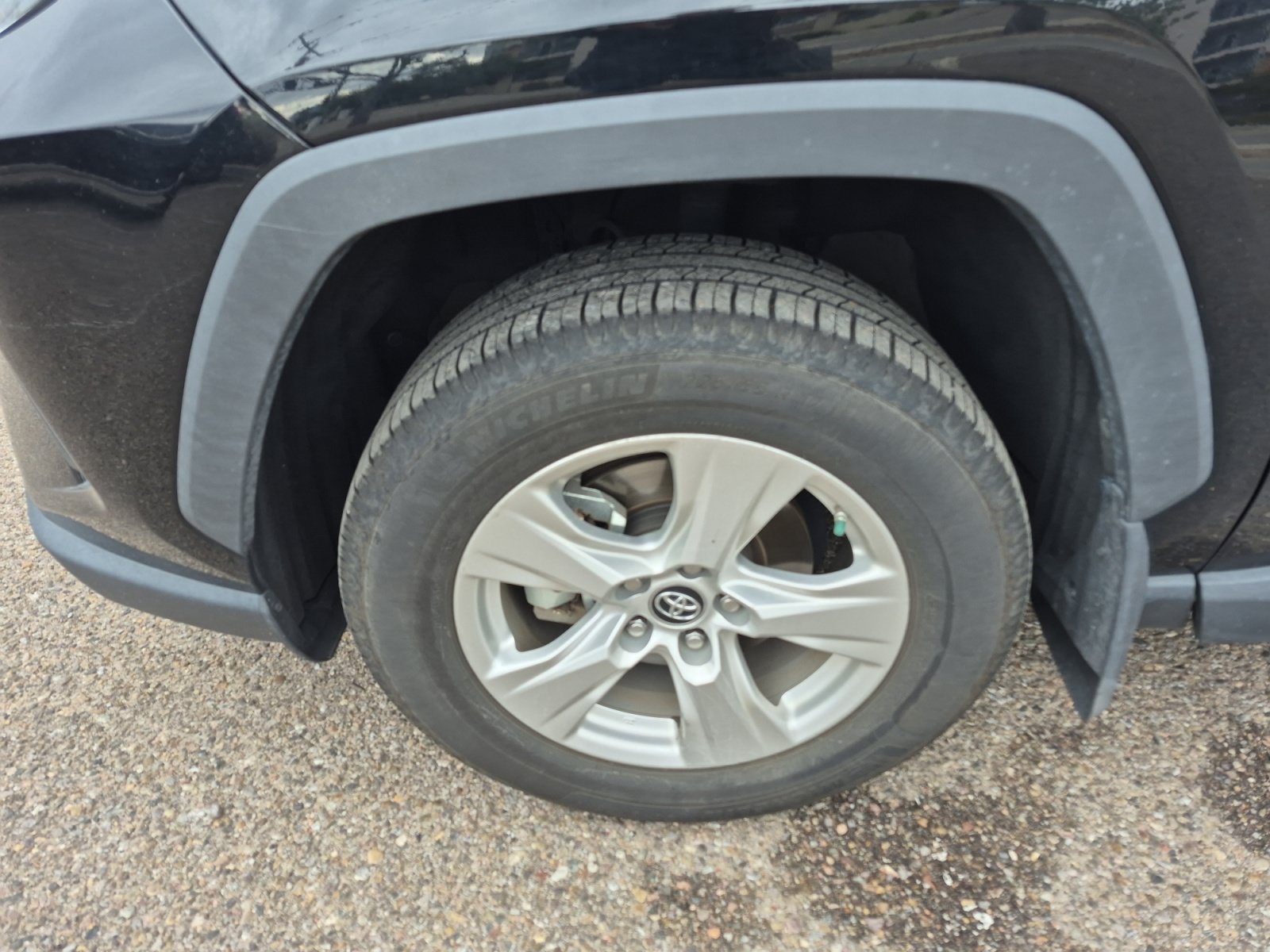 Used 2020 Toyota RAV4 LE w/ All Weather Liner Package AWD/4WD image 25