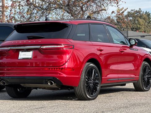 Used 2025 Lincoln Corsair Grand Touring w/ Equipment Group 302A image 4