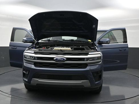 Used 2023 Ford Expedition XLT RWD image 33