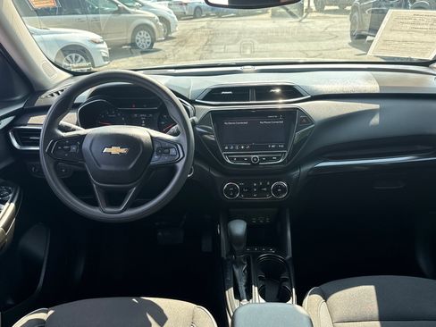 Used 2023 Chevrolet TrailBlazer LT w/ Convenience Package FWD image 8