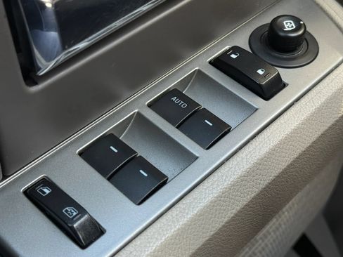 Used 2014 Ford Expedition XLT AWD/4WD image 25