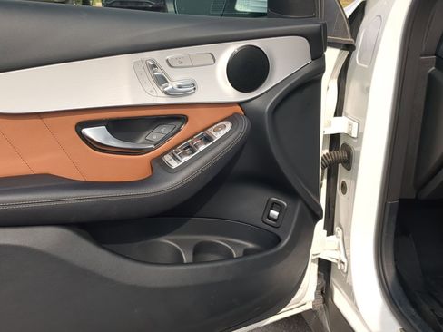 Used 2020 Mercedes-Benz GLC 300 image 12