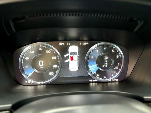 Used 2018 Volvo S90 T5 Momentum w/ Convenience Package image 21