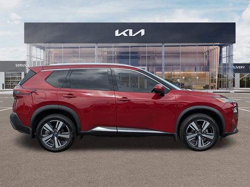 Used 2023 Nissan Rogue SL AWD/4WD image 3