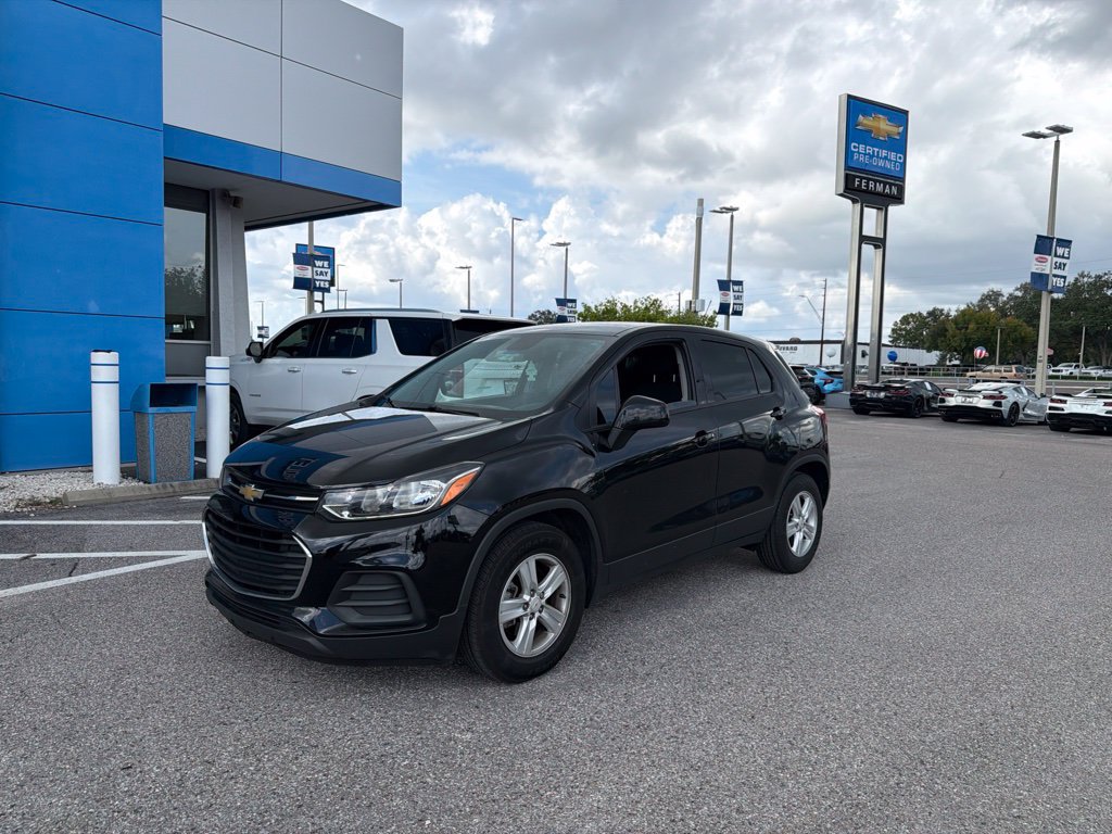 Used 2020 Chevrolet Trax LS FWD image 2