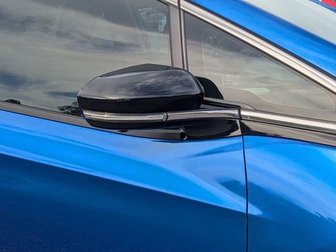 Used 2021 Chevrolet Bolt Premier w/ Infotainment Package FWD image 17