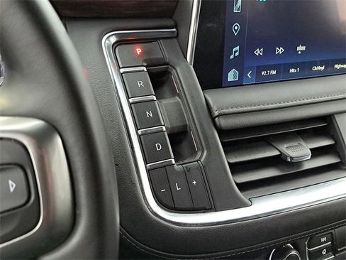 Used 2024 Chevrolet Suburban LT image 19