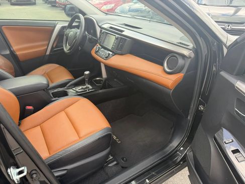 Used 2018 Toyota RAV4 Limited AWD/4WD image 9