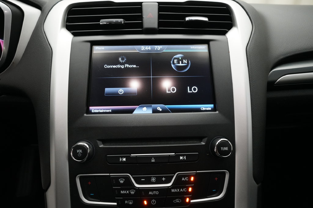 Used 2016 Ford Fusion SE FWD image 6