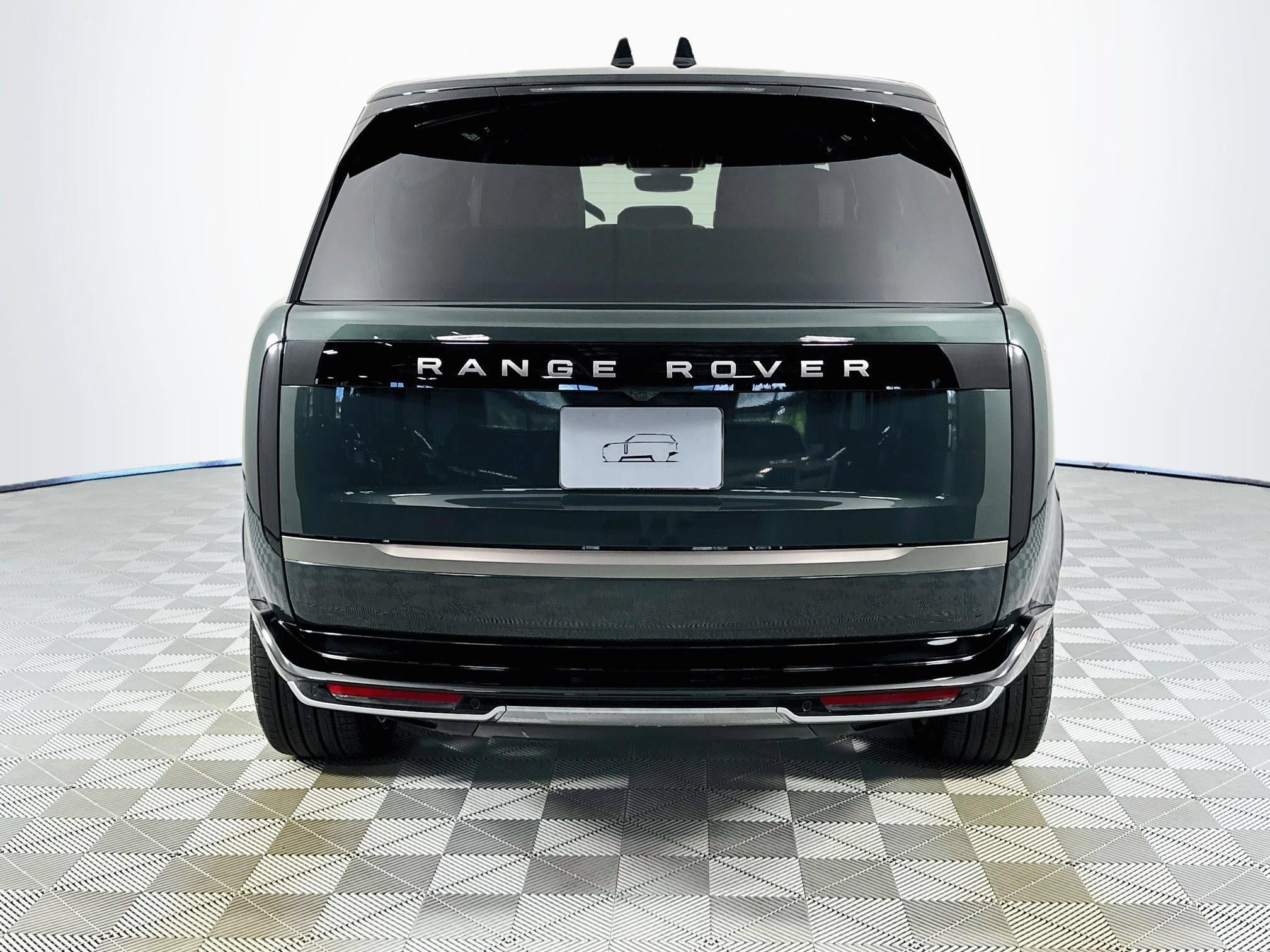 New 2027 Land Rover Range Rover Long Wheelbase SE AWD/4WD image 6