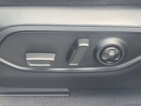 Used 2022 Jeep Grand Cherokee L Limited w/ Luxury Tech Group II image 10