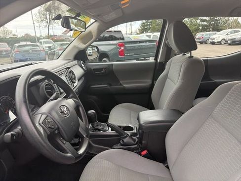 Used 2016 Toyota Tacoma SR w/ Towing Package image 10