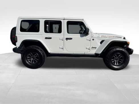 Used 2024 Jeep Wrangler Unlimited Rubicon AWD/4WD image 2