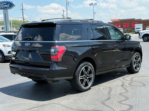 Used 2019 Ford Expedition Limited w/ Equipment Group 303A AWD/4WD image 3