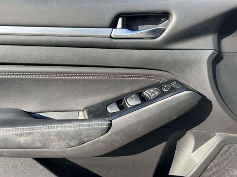 Used 2023 Nissan Altima 2.5 SV w/ SV Premium Package image 16