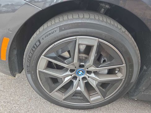 Used 2024 BMW i5 eDrive40i w/ Executive Package image 8