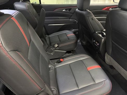 Used 2024 Chevrolet Traverse RS image 12