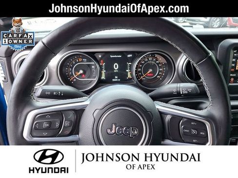Used 2021 Jeep Gladiator Overland w/ Cold Weather Group AWD/4WD image 19