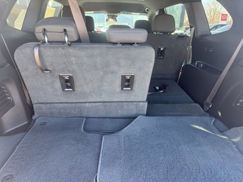 Used 2025 GMC Acadia Elevation image 37