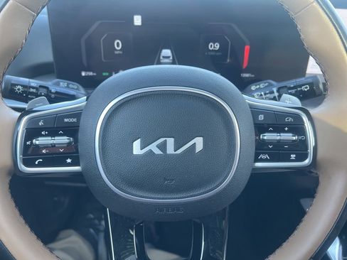 Certified 2024 Kia Sorento SX Prestige w/ Olive Brown Leather Package image 65