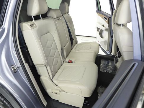 Certified 2025 Volkswagen Atlas SE w/ Panoramic Sunroof Package FWD image 20