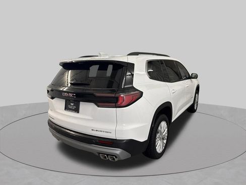 Used 2026 GMC Acadia Elevation w/ Elevation Premium Package FWD image 5