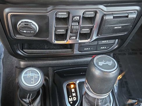 Used 2021 Jeep Wrangler Unlimited Sahara image 33