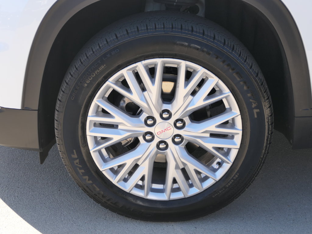 Used 2026 GMC Acadia Elevation w/ Elevation Premium Package FWD image 8