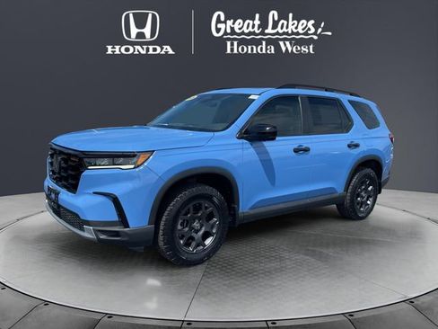 Used 2025 Honda Pilot TrailSport image 1