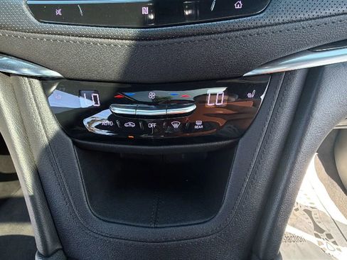 Used 2020 Cadillac XT5 Premium Luxury FWD image 19