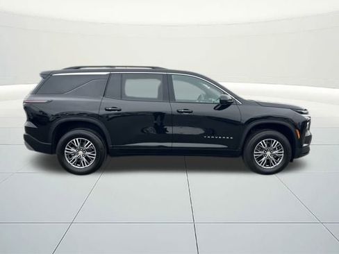 New 2025 Chevrolet Traverse LT w/ Driver Confidence Package image 6