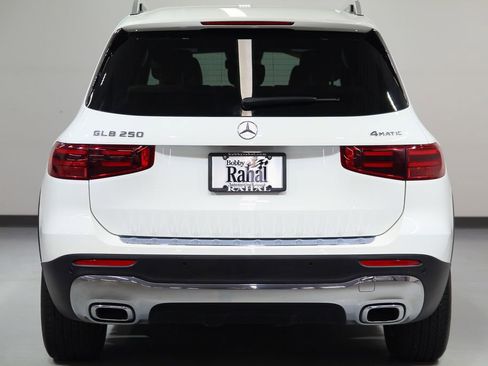 Certified 2025 Mercedes-Benz GLB 250 4MATIC image 2