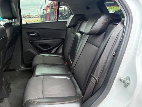 Used 2019 Chevrolet Trax LT w/ LT Convenience Package AWD/4WD image 26