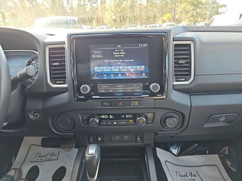 Used 2024 Nissan Frontier SV image 24