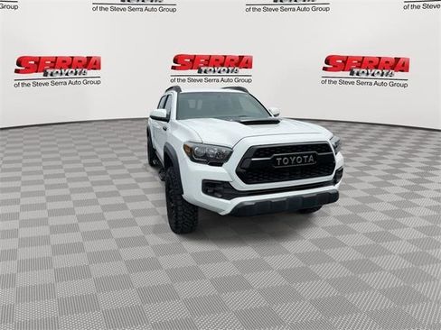 Used 2017 Toyota Tacoma TRD Pro image 4