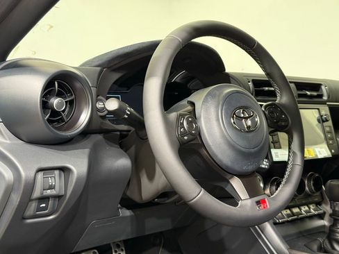 New 2025 Toyota GR86 Premium image 16