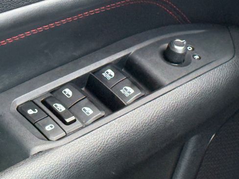 Used 2024 Jeep Compass Trailhawk AWD/4WD image 34