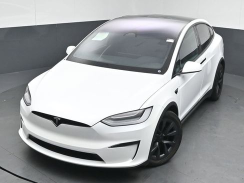 Used 2022 Tesla Model X image 40