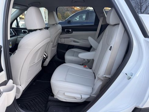 New 2025 Kia Sorento EX image 23