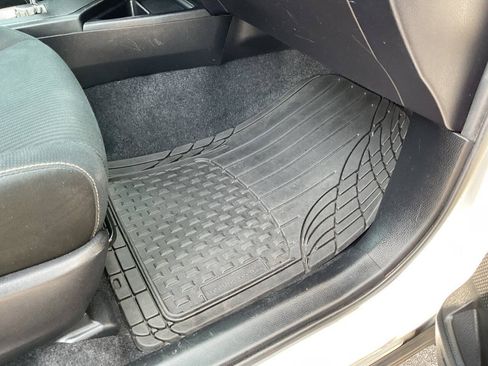 Used 2014 Toyota RAV4 XLE AWD/4WD image 40