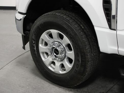 Used 2023 Ford F350 XLT image 10