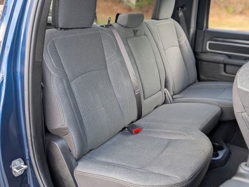 Used 2024 RAM 2500 Big Horn w/ Sport Appearance Package image 19